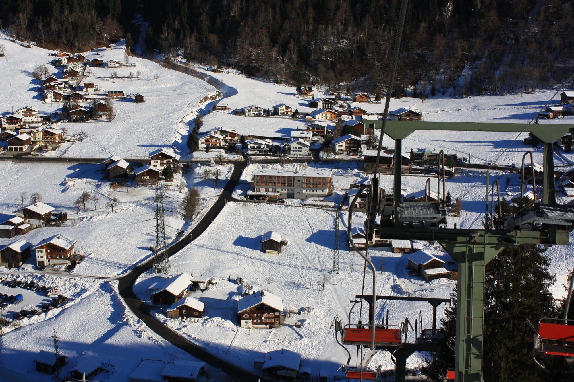 Base Aktivhotel Montafon Sankt Gallenkirch Exterior photo